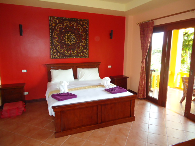 Lamai Hotel Family Room Bed 2